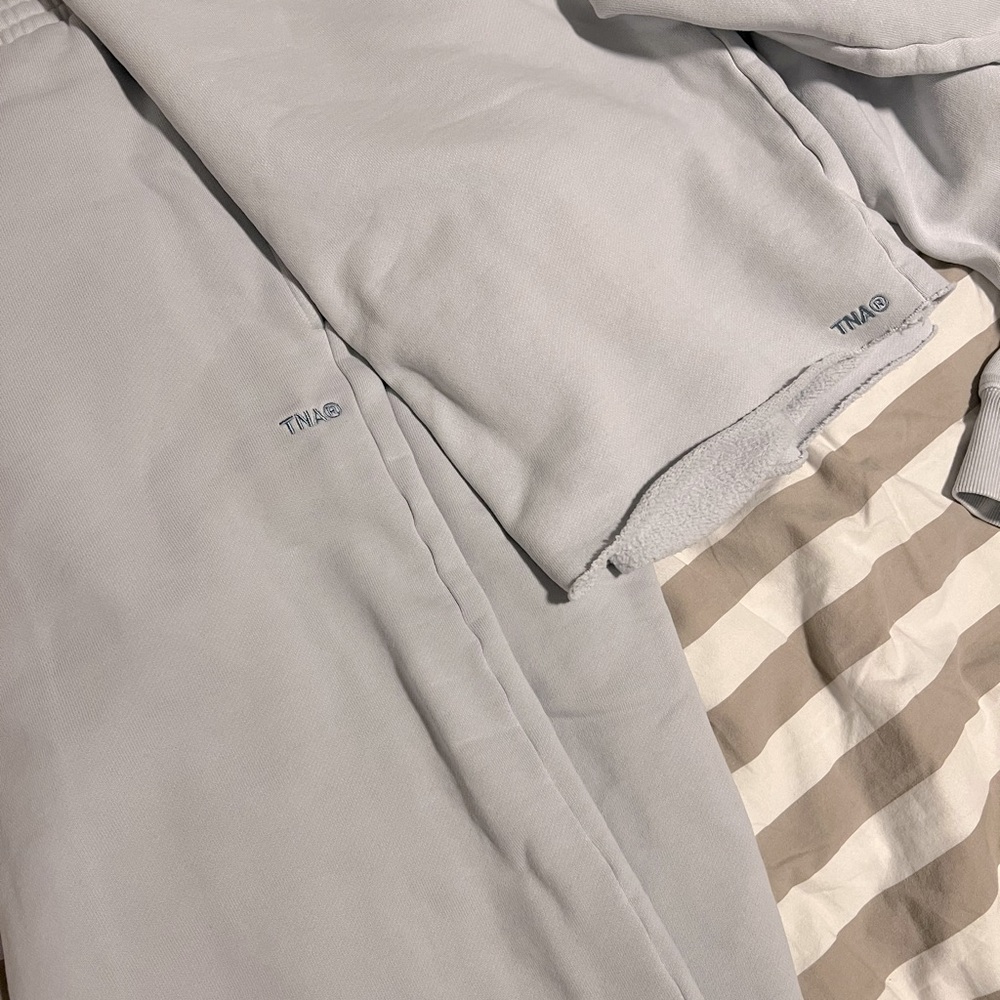 Aritzia TNA Cozy Fleece Cropped Crew + Straight Sweatpants (Perfect Fit) SET